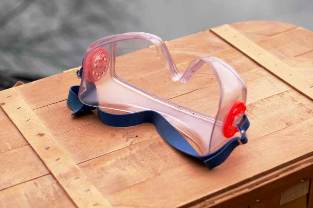 Safety Goggles 1.jpg