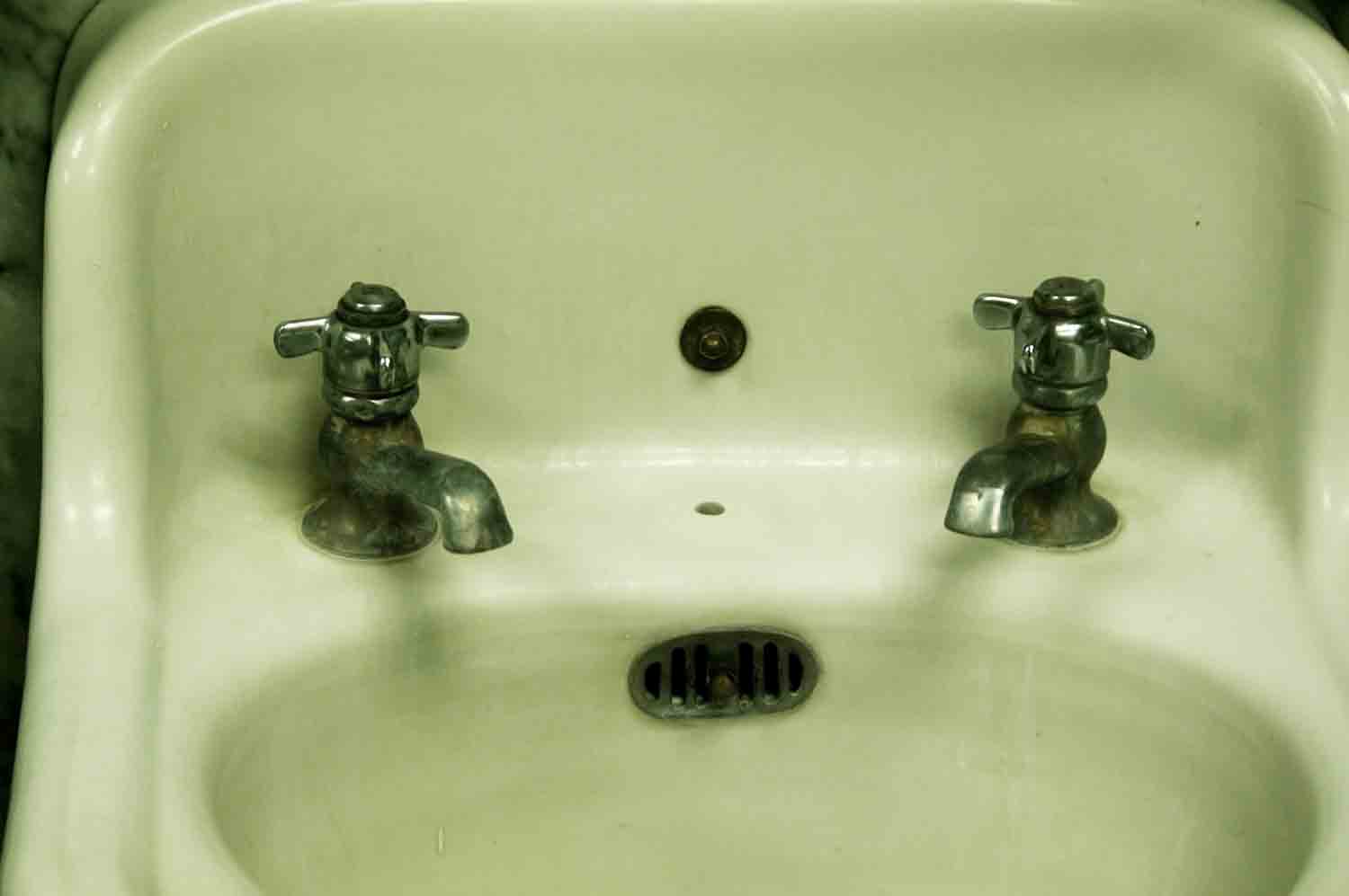 Sink 1.jpg