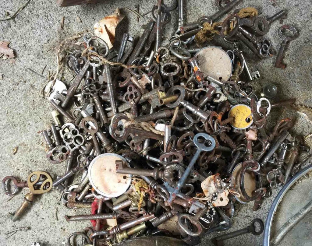 Grunge Keys Pile